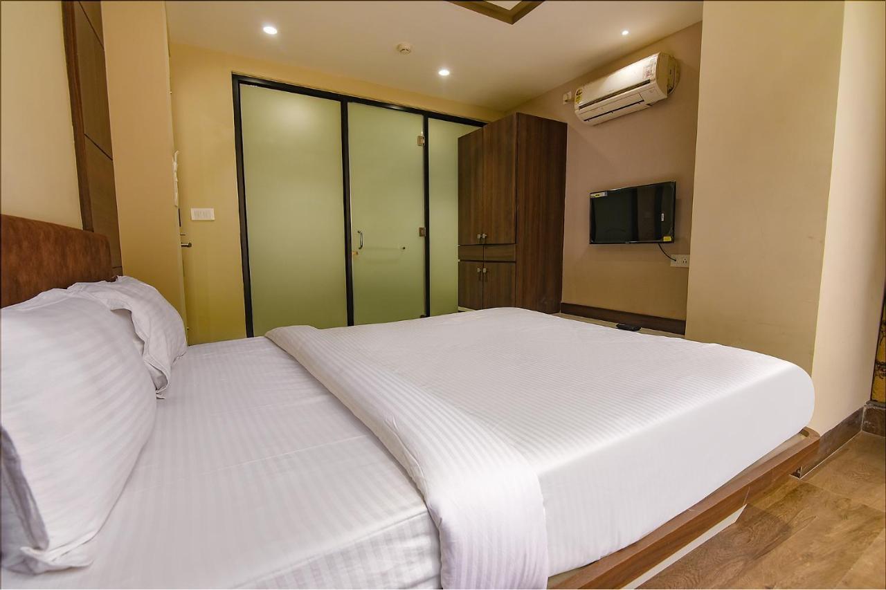 Fabhotel Eros 282 - Nr Sreebhumi Liluah Bagian luar foto